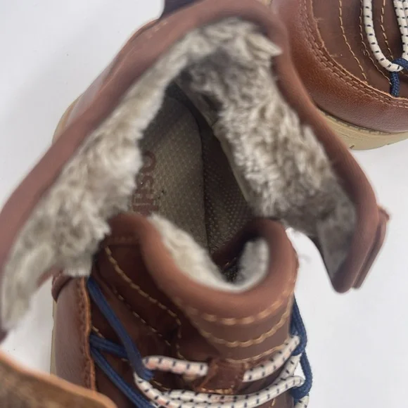 Oshkosh B’gosh shoes Toddler Faux Fur- Lined Recycled Boots Size  6, tan - Picture 9 of 11